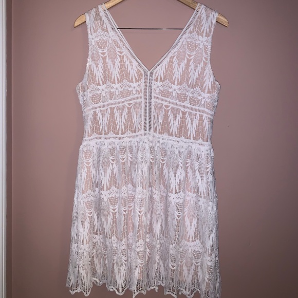 Saks Fifth Avn. White Lace Dress | Color: White | Size: M | Rachelmboggs21's Closet Saks Fifth Avn. White Lace Dress | Color: White | Size: M | Rachelmboggs21's Closet